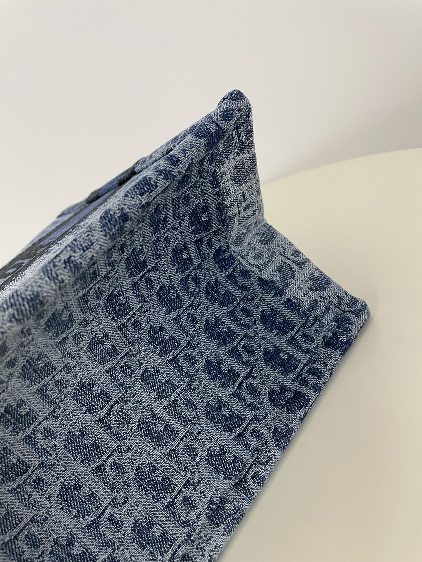 DIOR TOTE BAG