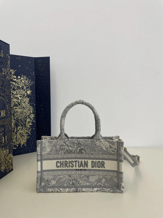 DIOR TOTE BAG