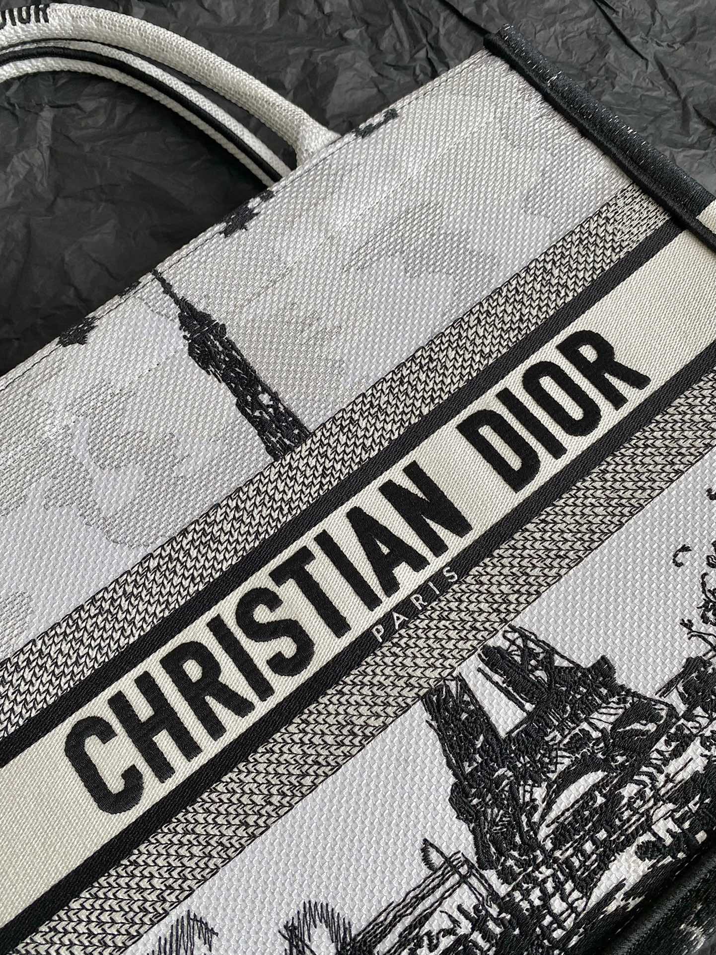 DIOR TOTE BAG