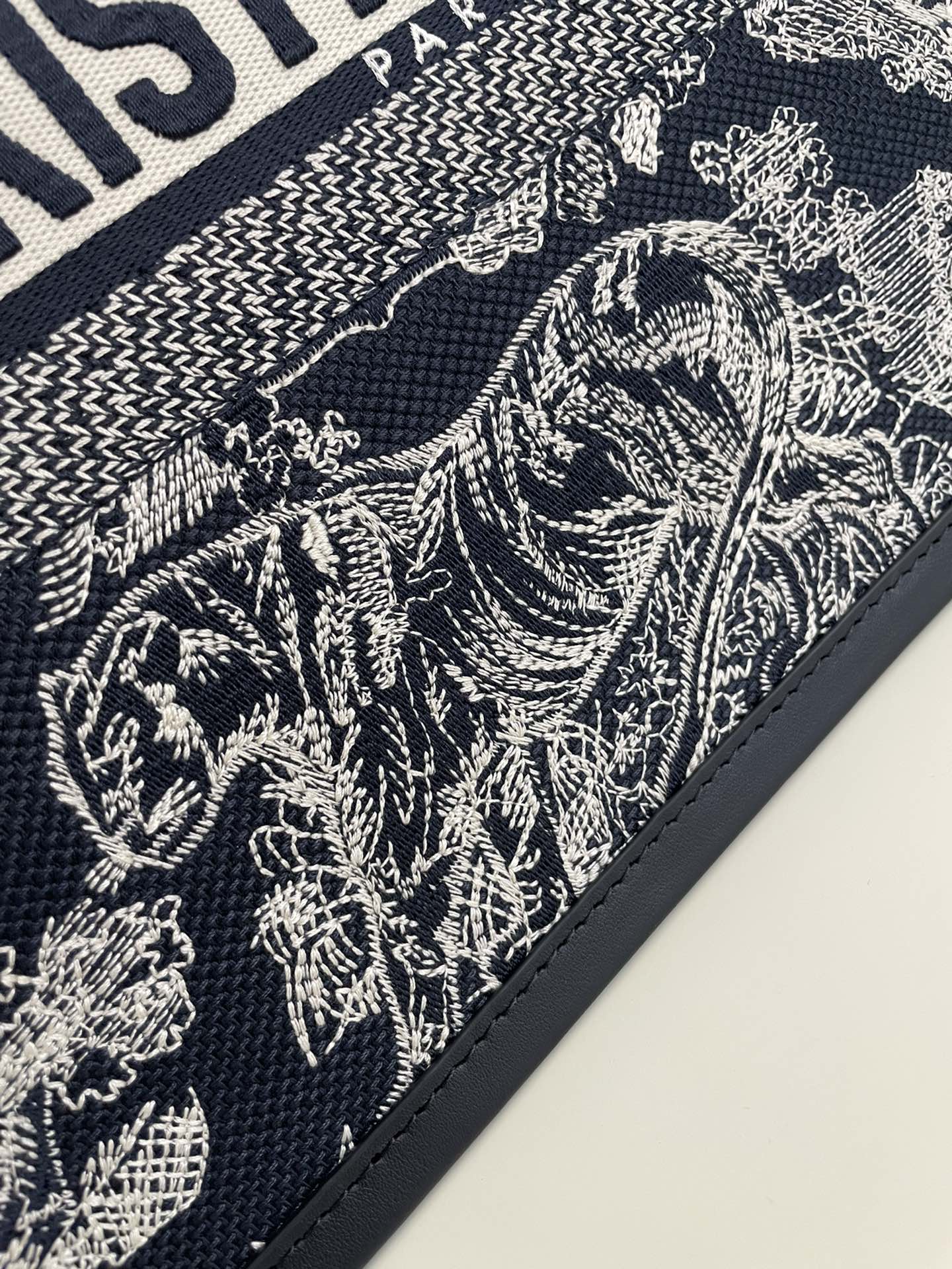 DIOR TOTE BAG