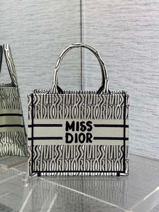 DIOR TOTE BAG