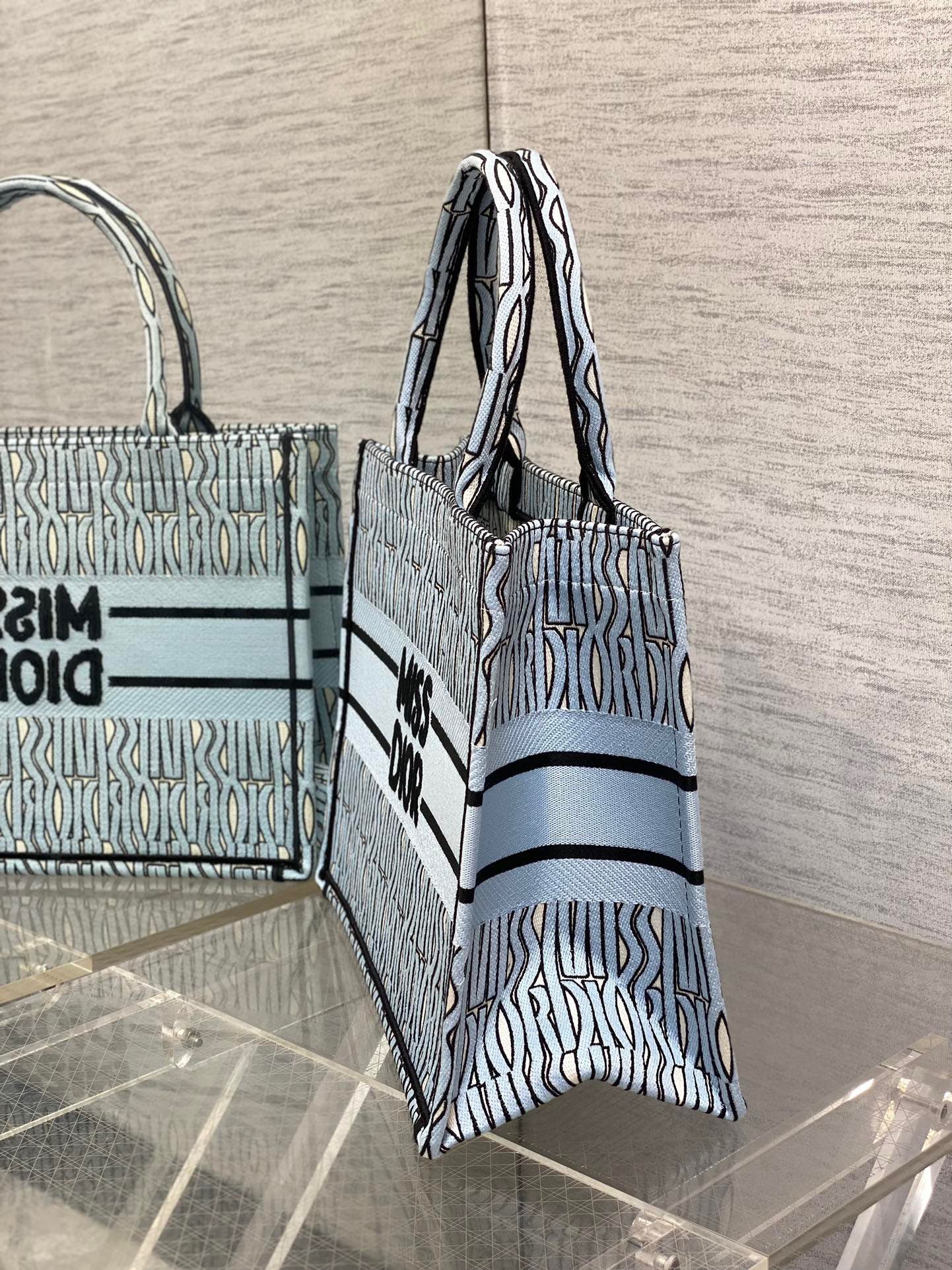 DIOR TOTE BAG