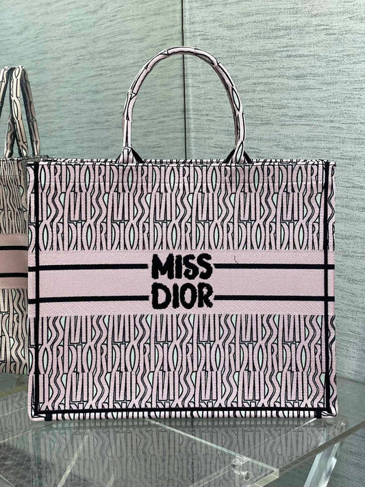 DIOR TOTE BAG