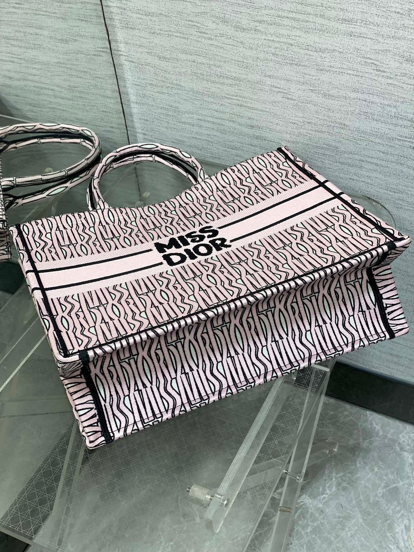 DIOR TOTE BAG