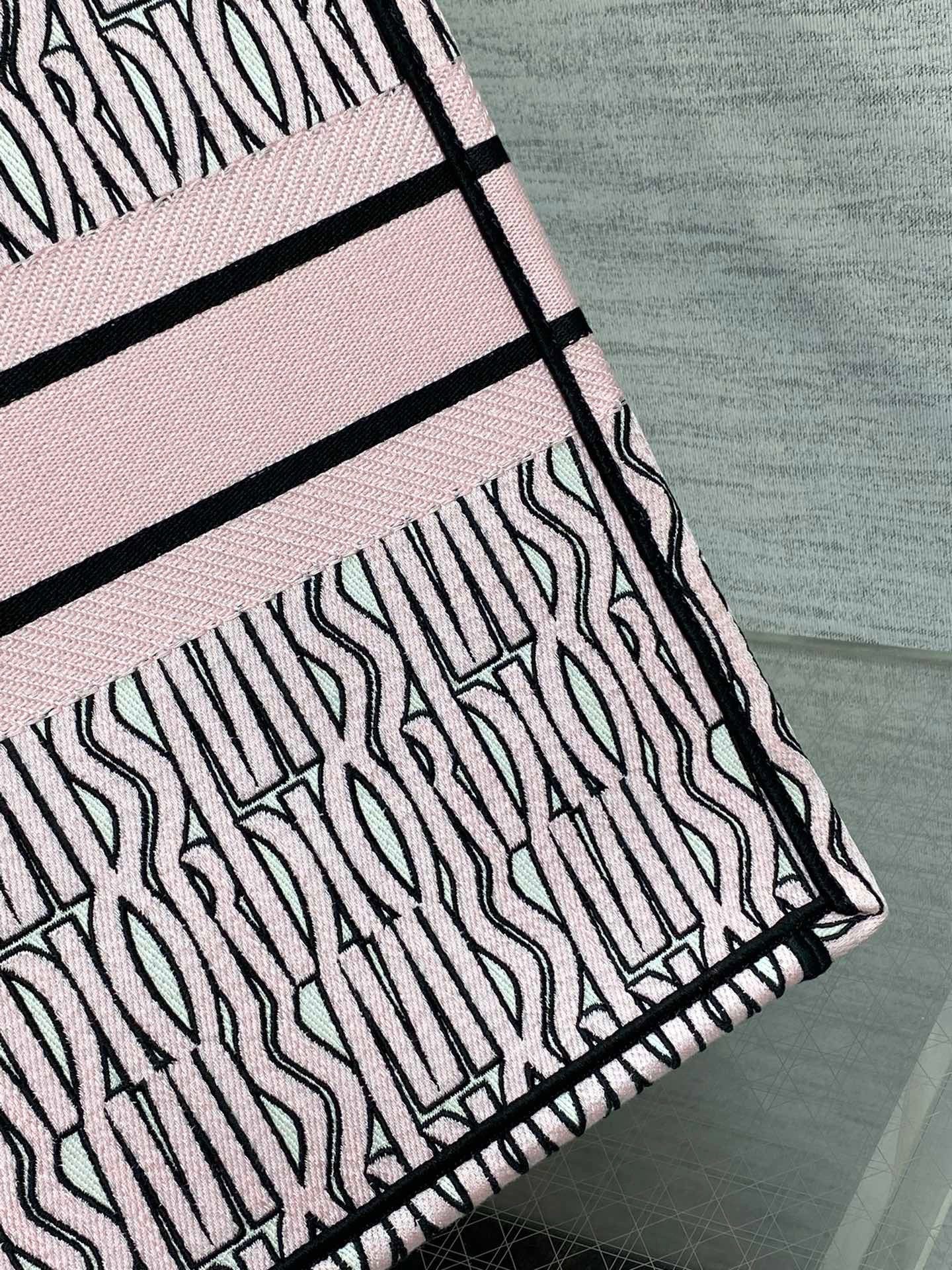 DIOR TOTE BAG