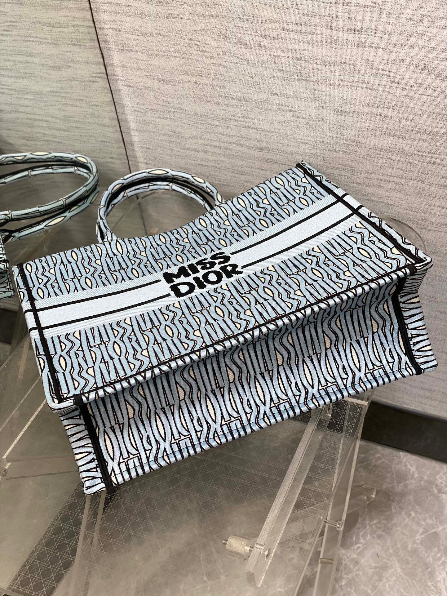DIOR TOTE BAG