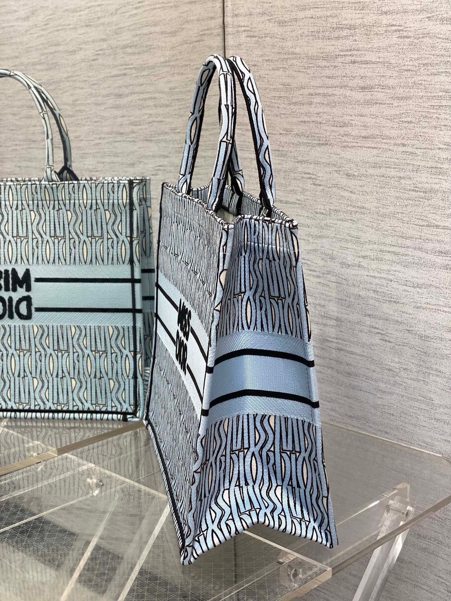 DIOR TOTE BAG
