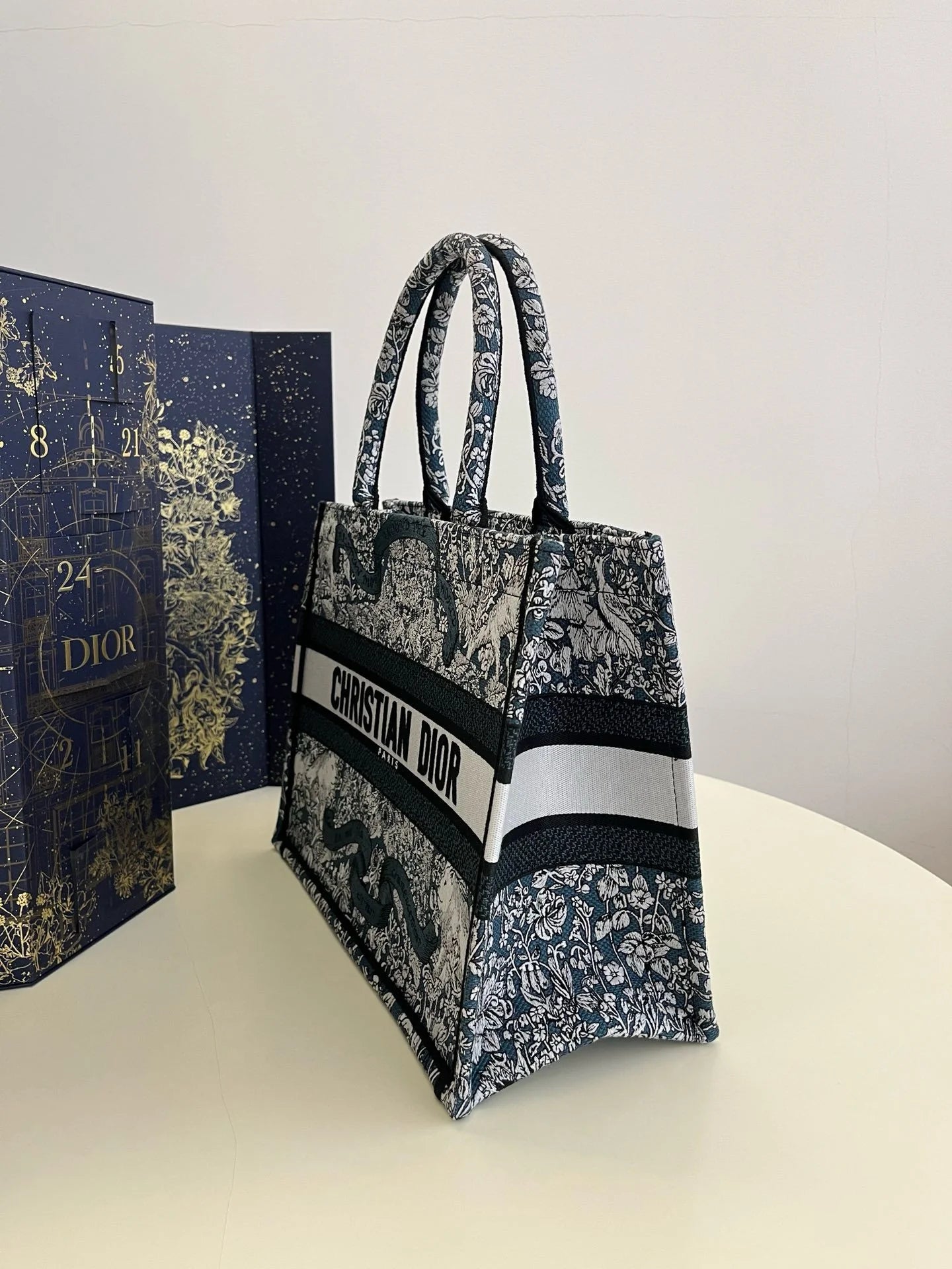 DIOR TOTE BAG