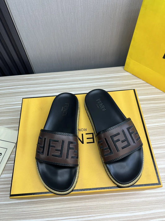 FENDI SANDAL