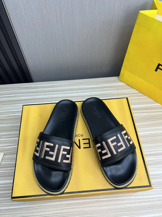 FENDI SANDAL
