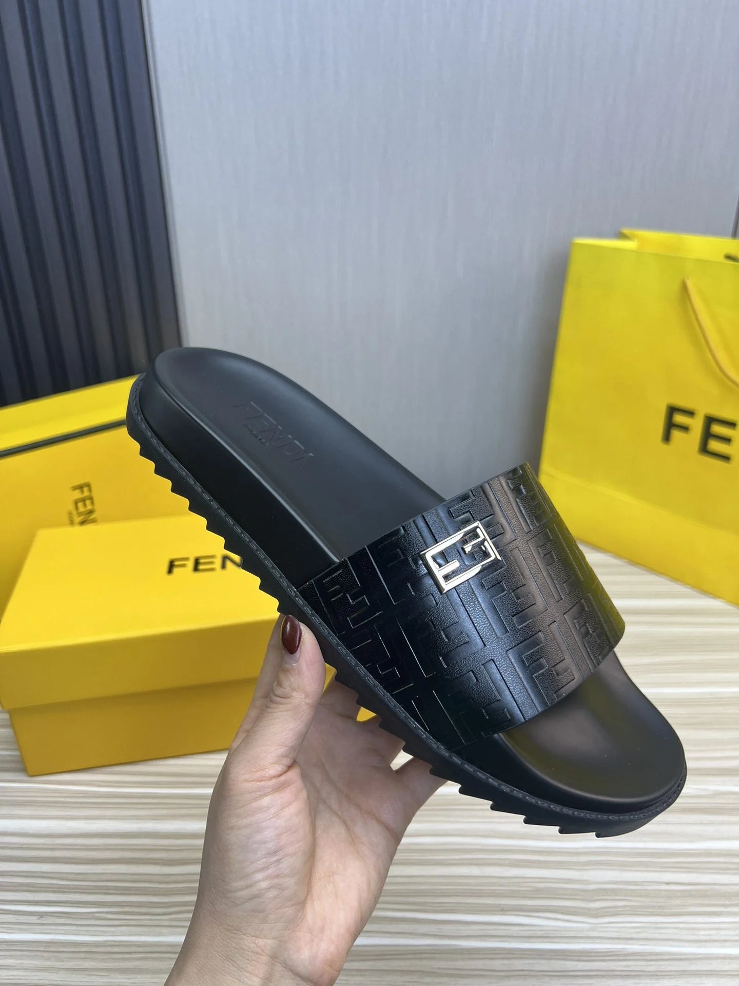 FENDI SANDAL