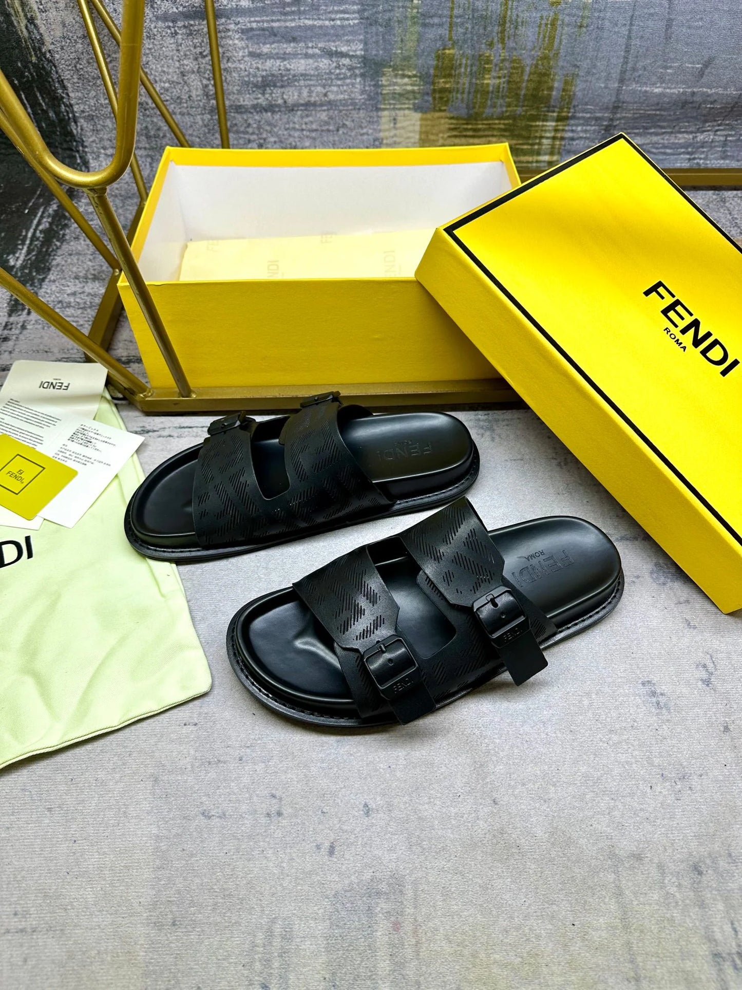 FENDI SANDAL