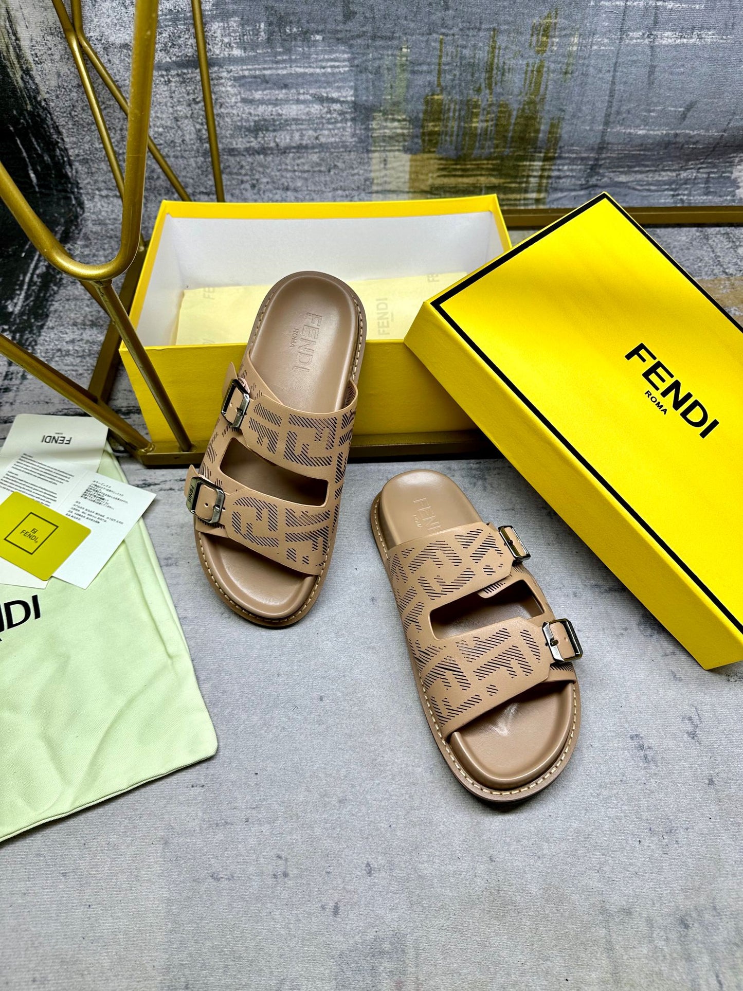 FENDI SANDAL