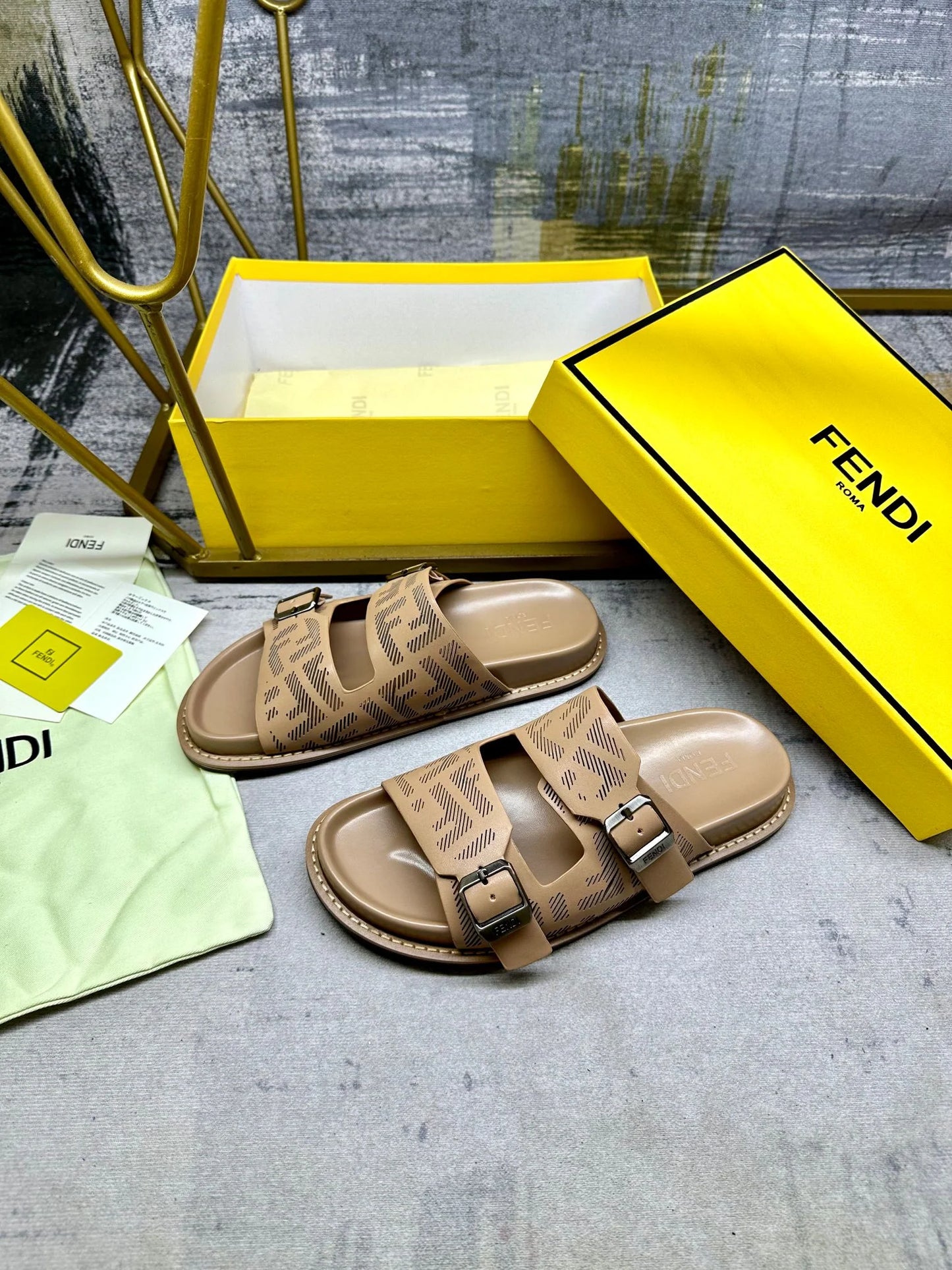 FENDI SANDAL