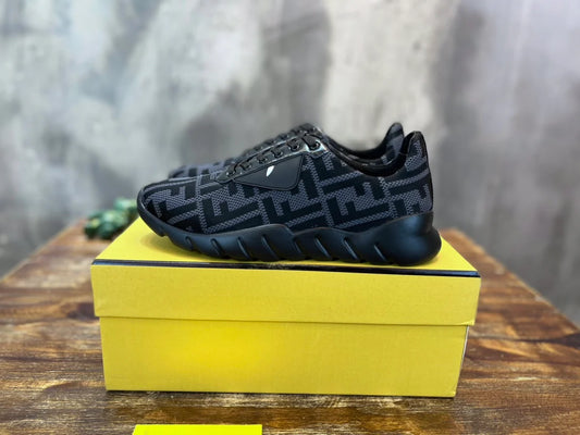 FENDI SNEAKER