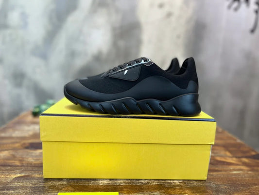 FENDI SNEAKER