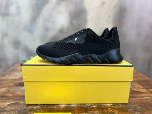 FENDI SNEAKER