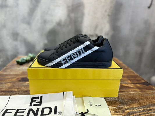 FENDI SNEAKER