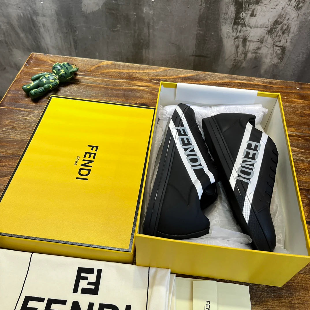 FENDI SNEAKER
