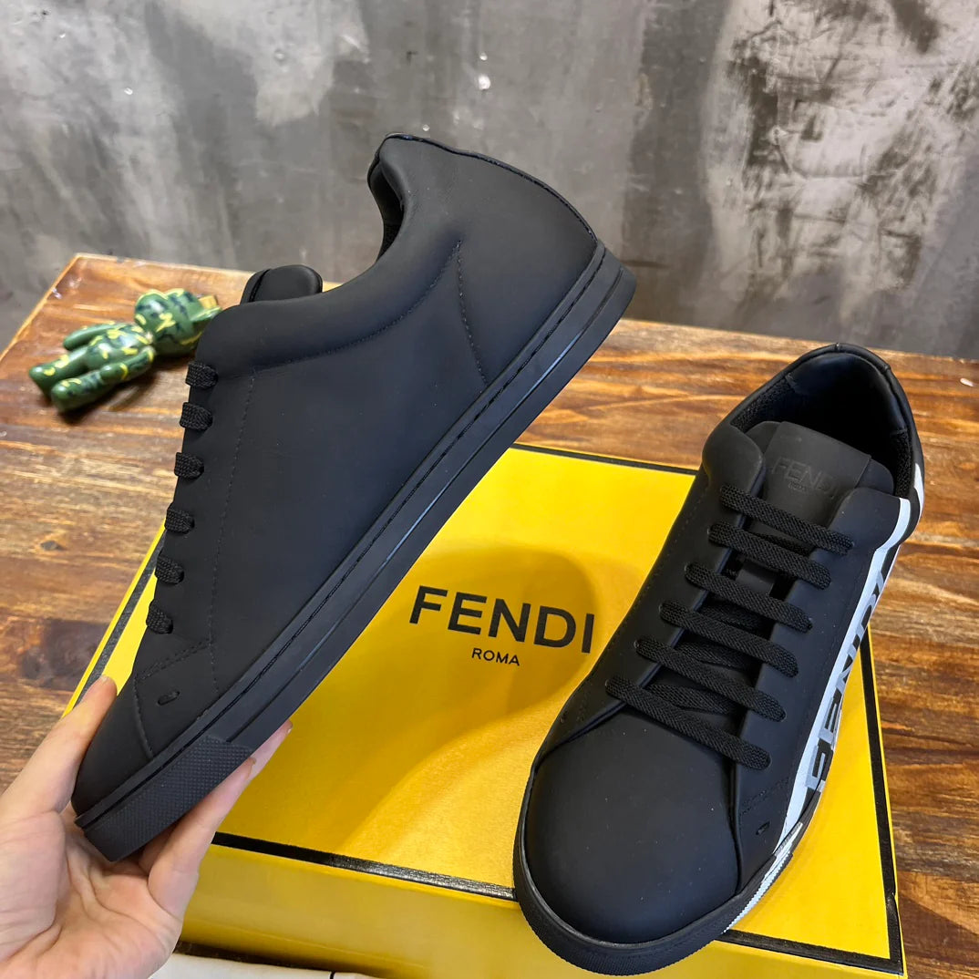 FENDI SNEAKER