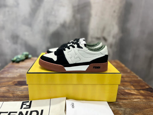FENDI SNEAKER