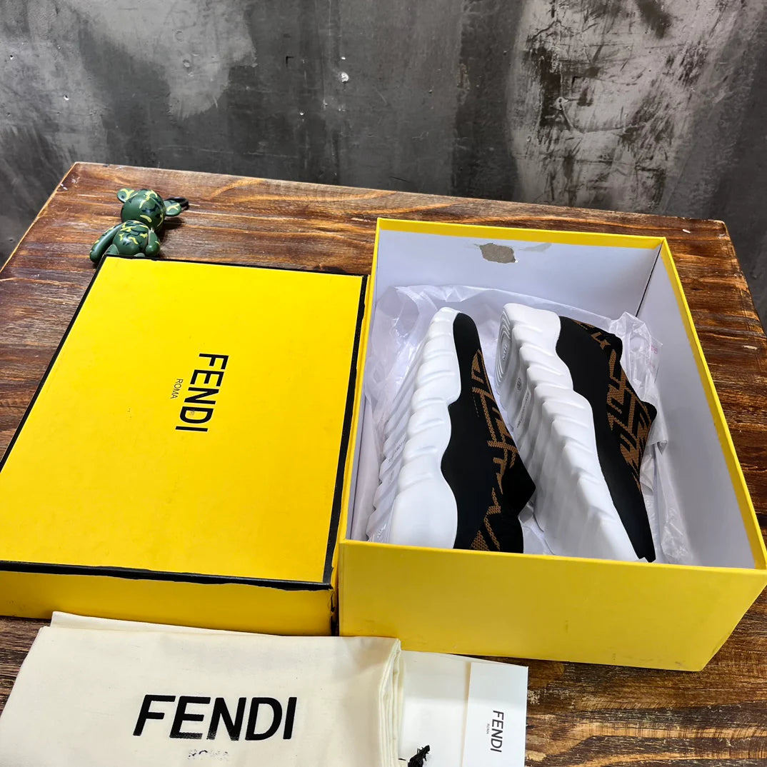 FENDI SNEAKER