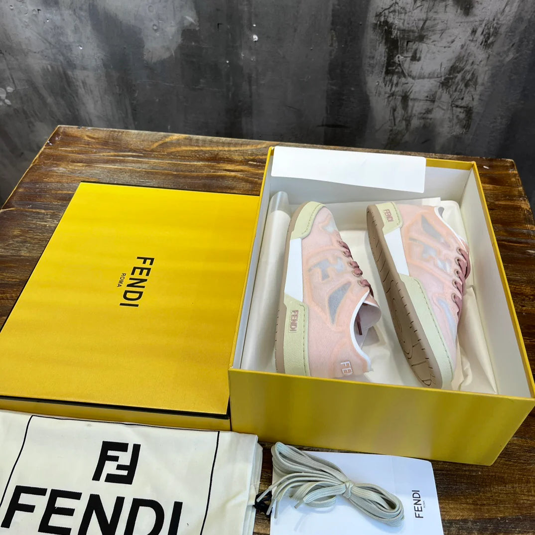 FENDI SNEAKER