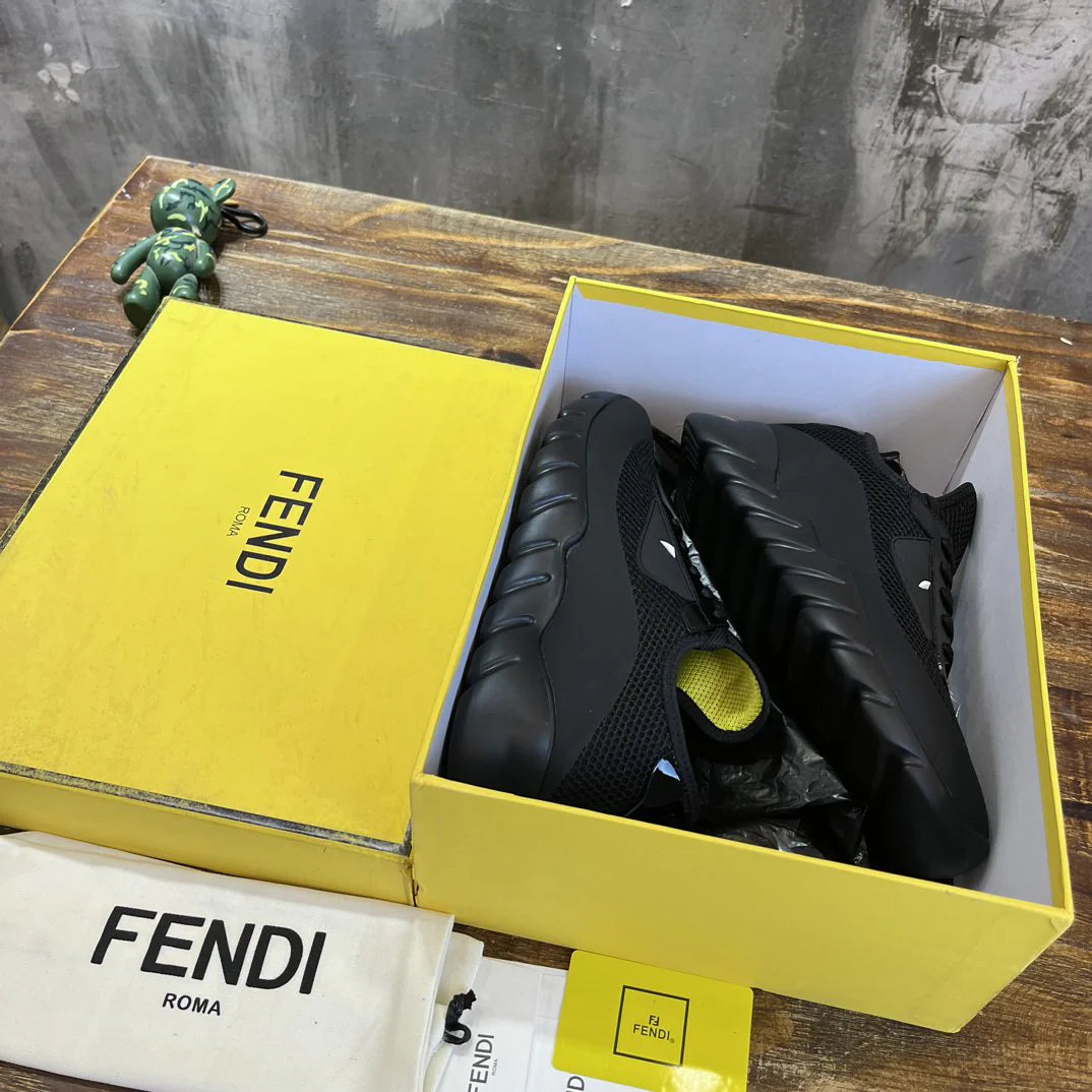FENDI SNEAKER
