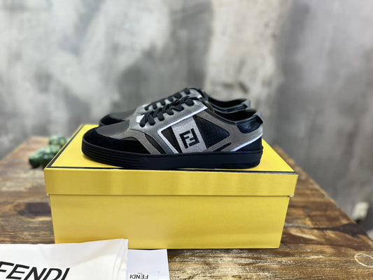 FENDI SNEAKER