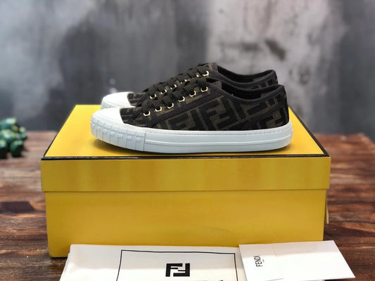 FENDI SNEAKER