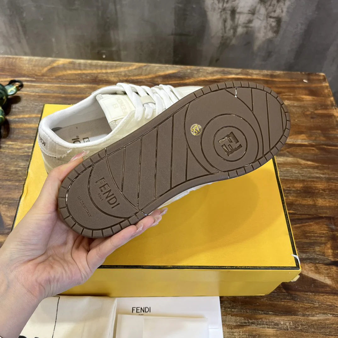 FENDI SNEAKER