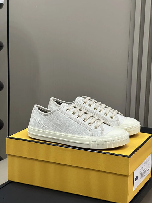 FENDI SNEAKER