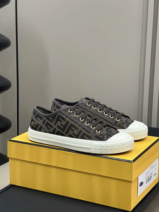 FENDI SNEAKER