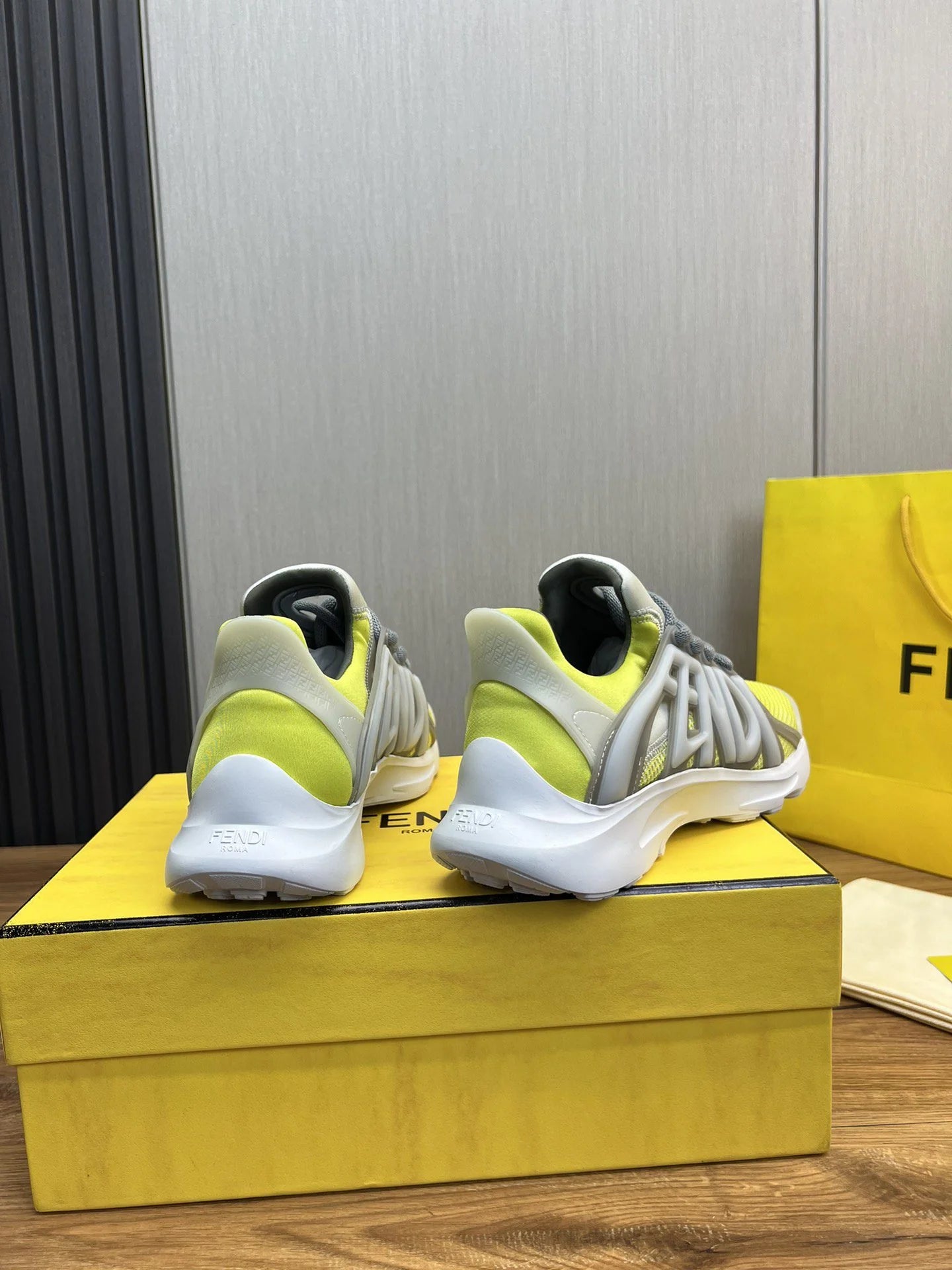 FENDI SNEAKER