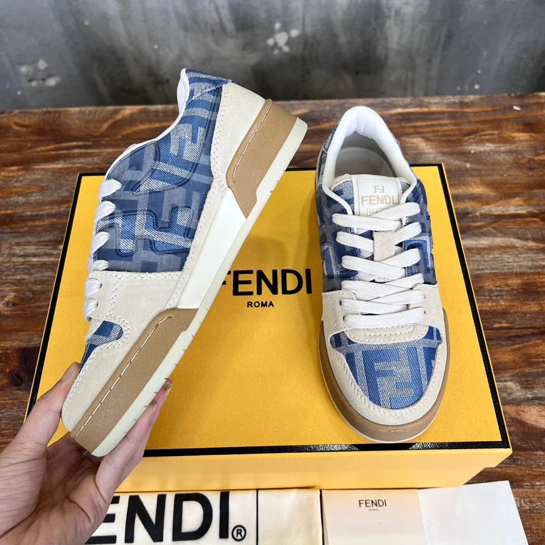 FENDI SNEAKER