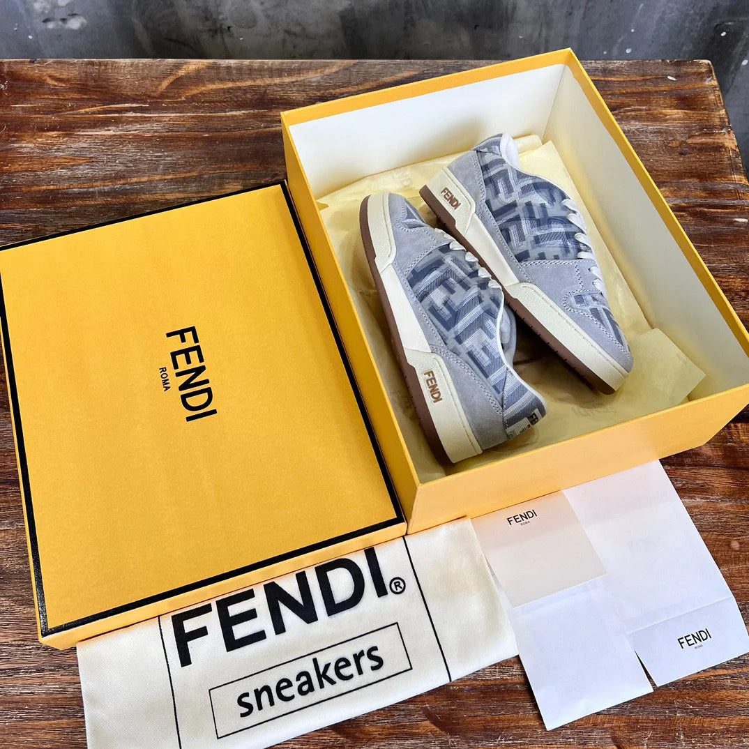 FENDI SNEAKER