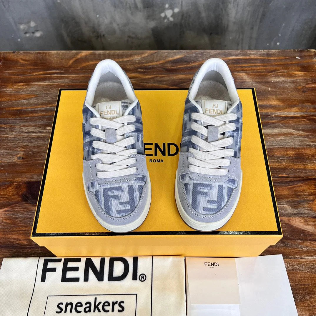 FENDI SNEAKER