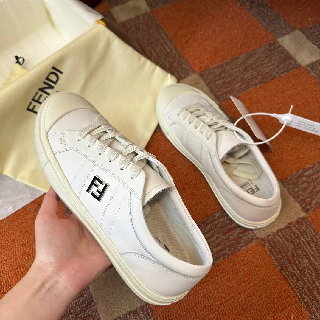 FENDI SNEAKER