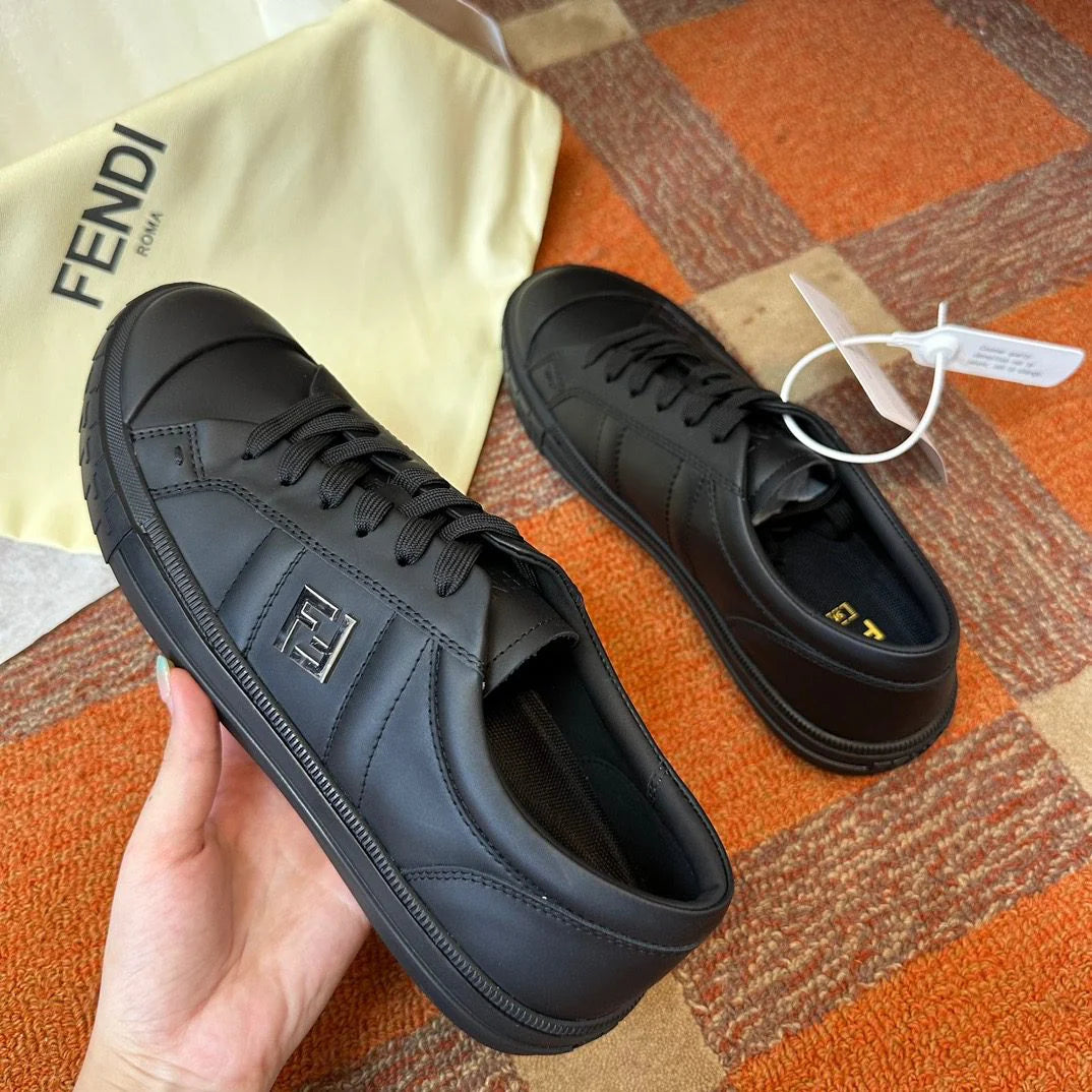 FENDI SNEAKER