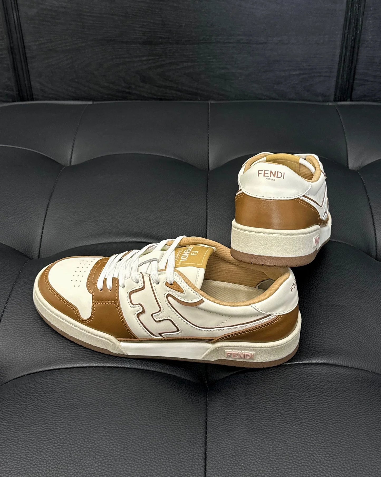 FENDI SNEAKER