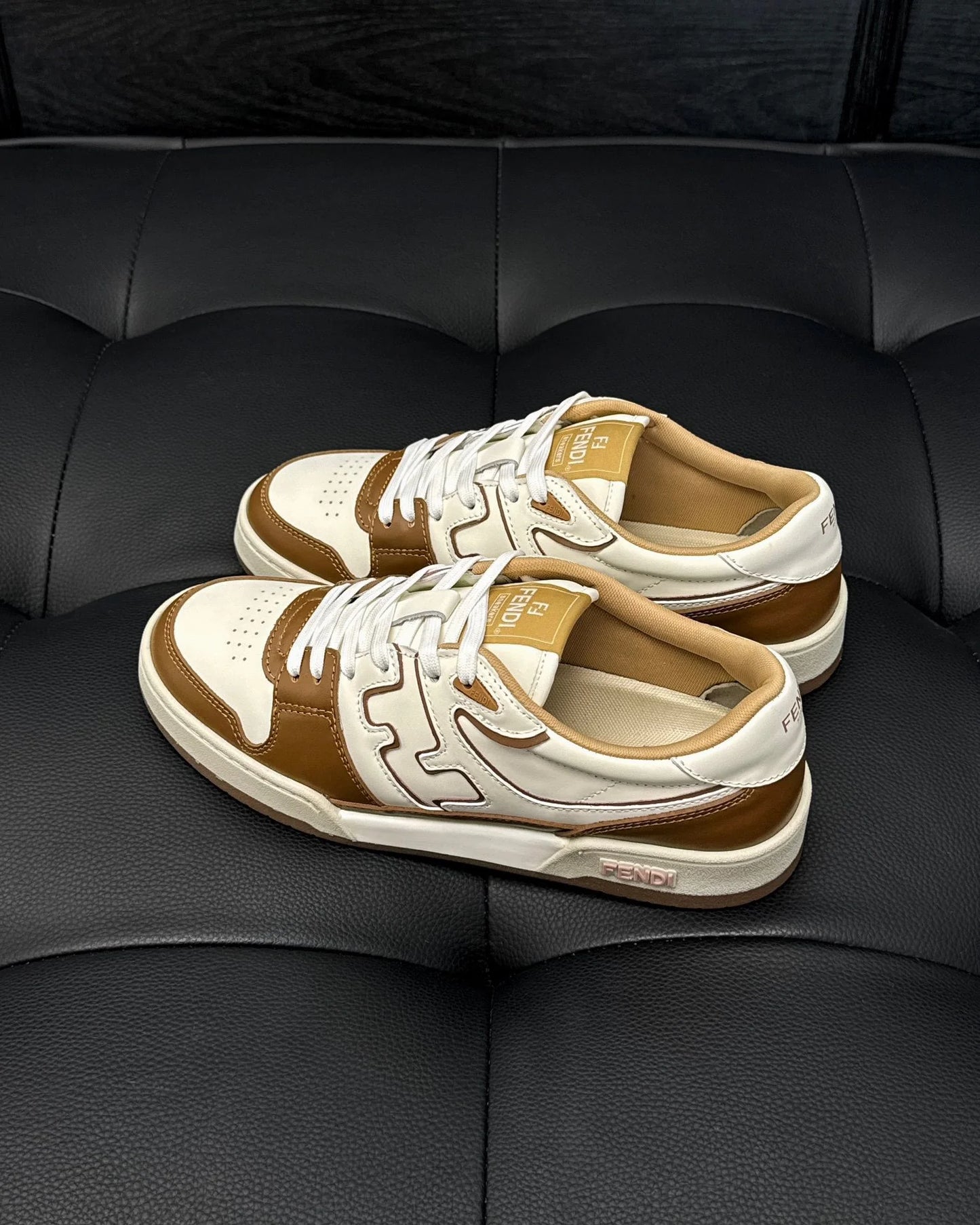 FENDI SNEAKER