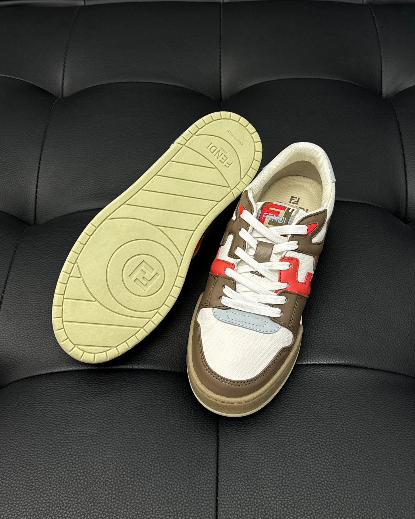 FENDI SNEAKER