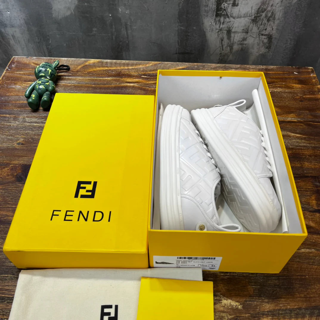 FENDI SNEAKER