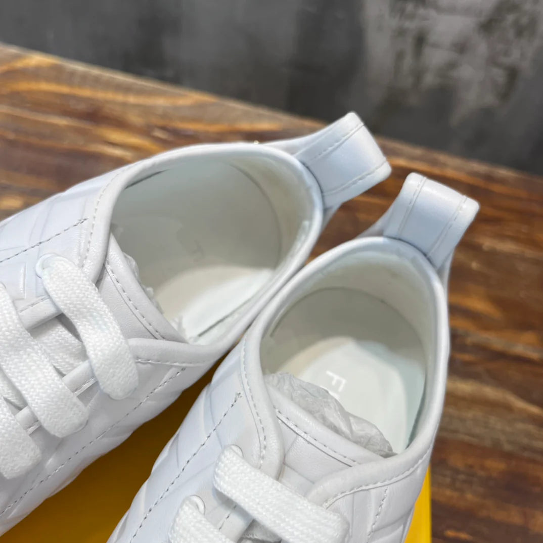 FENDI SNEAKER