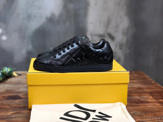 FENDI SNEAKER