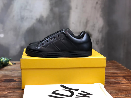 FENDI SNEAKER