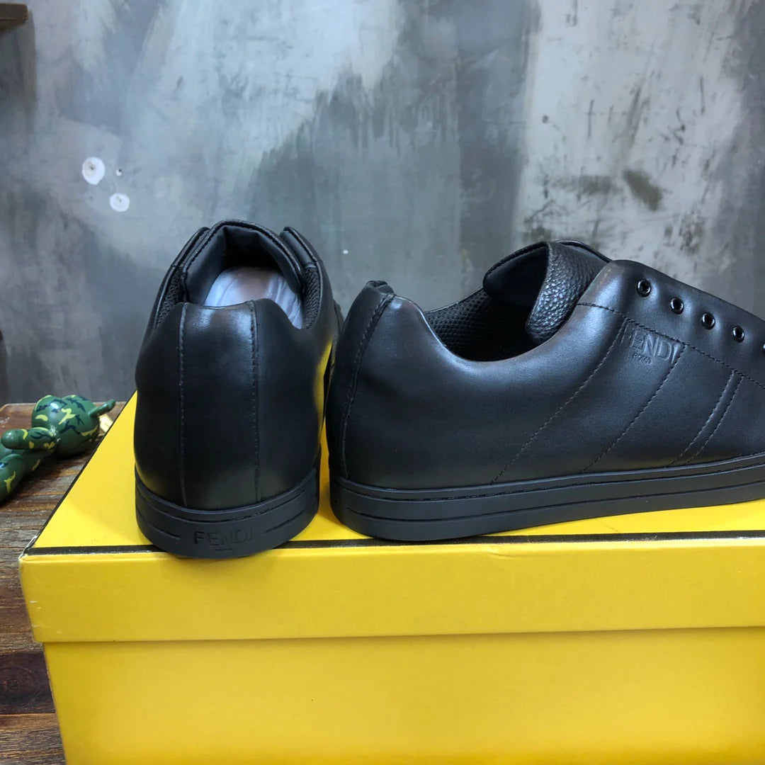 FENDI SNEAKER