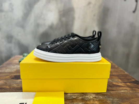 FENDI SNEAKER