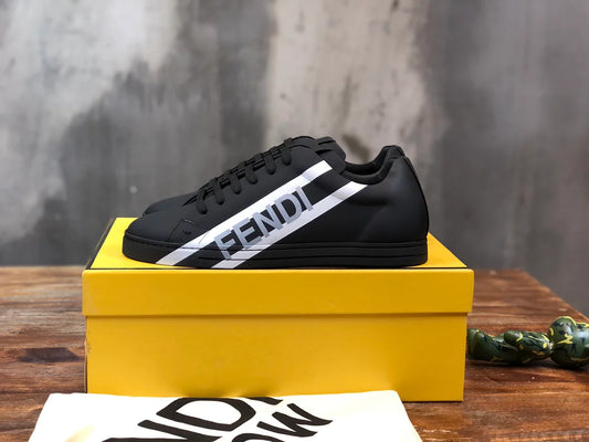 FENDI SNEAKER