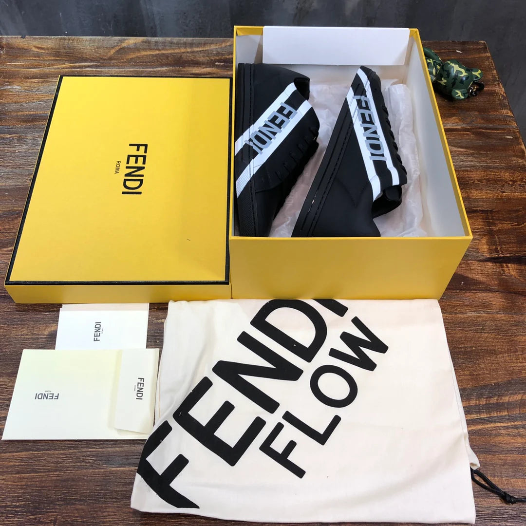 FENDI SNEAKER